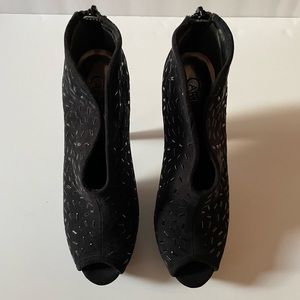 Carlos Santana Women’s Heels, Size: 7.5, Color: black fabric upper w/black heel.